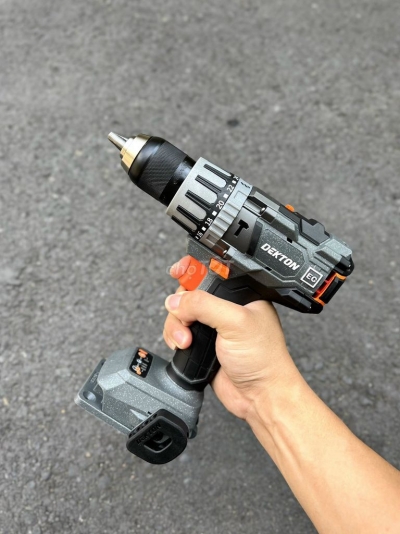 Tại sao bạn lại chọn máy khoan rút lõi Dekton ID13120plus